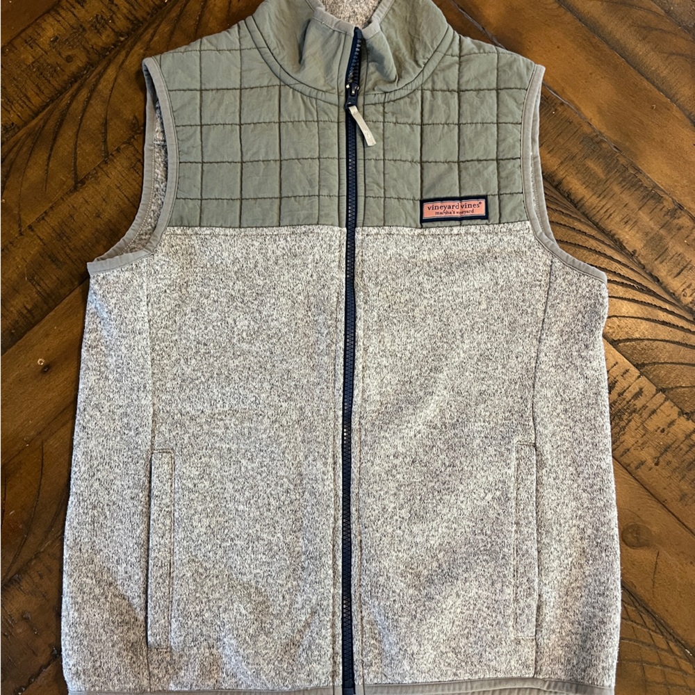 Vineyard vines vest
